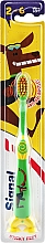 Парфумерія, косметика Дитяча зубна щітка, зелено-жовта - Signal Kids Sticky Feet Ultra Soft 2-6 Years