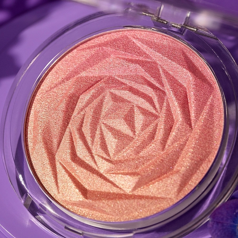 Рум'яна для обличчя - Essence In The Bloom'light Blushlighter — фото N4