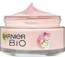Живильний крем з олією шипшини для надання сяйва тьмяній шкірі обличчя - Garnier Bio Rosy Glow 3in1 Youth Cream — фото N10