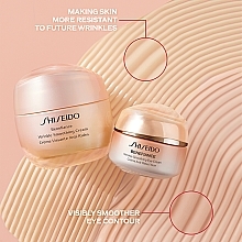 Крем для глаз - Shiseido Benefiance ReNeuraRED Technology Wrinkle Smoothing Eye Cream — фото N8