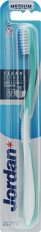 Зубная щетка для чувствительных зубов и десен, средней жесткости, мятная - Jordan Clean Between  — фото N1
