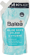 Жидкое мыло для ухода и гигиены с антибактериальным наполнением - Balea Liquid Soap Care & Hygiene Antibacterial Refill Pack (сменный блок) — фото N2