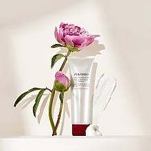 Глибоко очищувальна пінка для обличчя - Shiseido Deep Cleansing Foam — фото N9