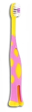 Парфумерія, косметика Дитяча зубна щітка, м'яка, від 3 років, у блістері, жовта з рожевим - Wellbee Travel Toothbrush For Kids