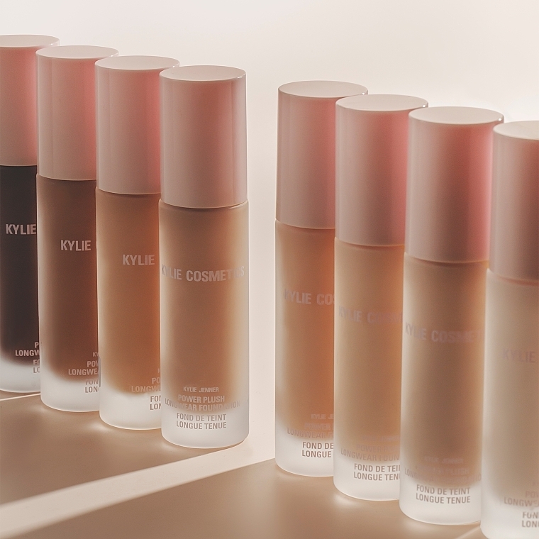 Стойкая база под макияж - Kylie Cosmetics Power Plush Longwear Foundation — фото N12