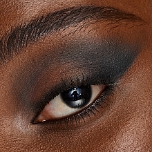 Палетка теней для век - Catrice The Dusty Matte Eyeshadow Palette — фото N6