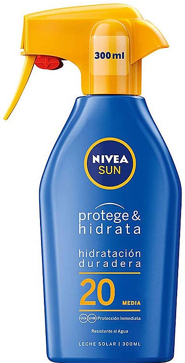 Сонцезахисний спрей - NIVEA Sun Protect and Moisture Moisturising Sun Spray SPF 20 — фото N1