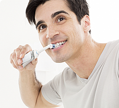 Насадки для электрических зубных щеток отбеливающие - Oral-B 3D White EB18 — фото N7