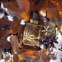 Yves Saint Laurent Libre Flowers & Flames - Парфюмированная вода — фото N4