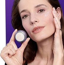 Антивозрастной крем-филлер для кожи вокруг глаз с эффектом лифтинга - Lancome Renergie Multi-Lift Ultra Lifting Filler Eye Cream  — фото N9
