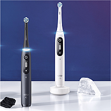 Електрична зубна щітка, біла - Oral-B iO Series 7 — фото N9