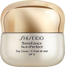 Духи, Парфюмерия, косметика УЦЕНКА Дневной крем - Shiseido Benefiance NutriPerfect Day Cream SPF 15 *