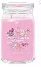 Ароматическая свеча - Yankee Candle Snowflake Kisses Scented Candle — фото N1