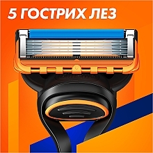 Бритва с 5 сменными кассетами+подставка - Gillette Fusion5 — фото N6