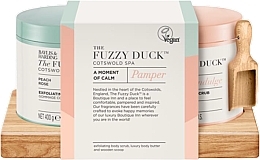 Парфумерія, косметика Набір - Baylis & Harding The Fuzzy Duck Cotswold Spa A Moment Of Calm Gift Set (crystal/400g + b/butter/400g + acc/2pcs)