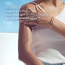 Сонцезахисний лосьйон для обличчя і тіла - Shiseido Expert Sun Protection Face and Body Lotion SPF50 — фото N3