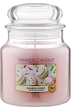 Духи, Парфюмерия, косметика Ароматическая свеча в банке "Радужное печенье" - Yankee Candle Rainbow Cookie