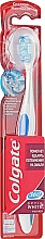 Парфумерія, косметика Зубна щітка 360 "Optic White", біло-синя - Colgate 360 Degrees Toothbrush Optic White Medium