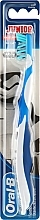 Духи, Парфюмерия, косметика Зубная щетка 6-12 лет, мягкая, бело-синяя - Oral-B Junior Star Wars Storm Trooper