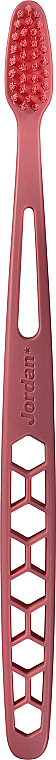 Зубная щетка, ультрамягкая, ярко-розовая - Jordan Ultralite Adult Toothbrush Sensitive Ultra Soft — фото N1