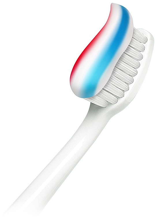 Зубна щітка м'яка "Глибоке очищення", бірюзова - Sensodyne Deep Clean Soft — фото N2