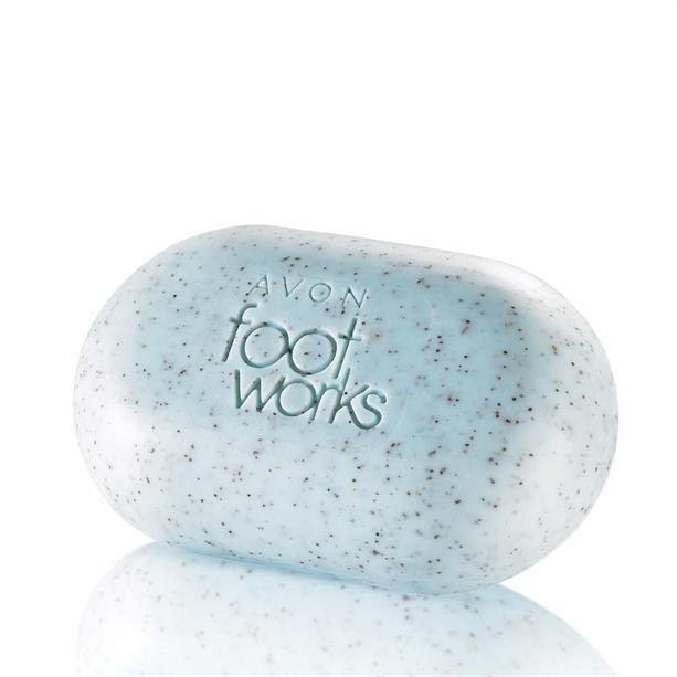 Мило-скраб для ніг з водоростями і пудрою кісточок абрикоса - Avon Foot Works Soap