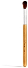 Кисть для растушевки теней - The Body Shop Eyeshadow Blending Brush — фото N1