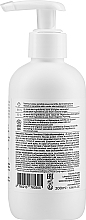 Смягчающий легкий шампунь яблоко-миндаль - TOOFRUIT Kapidoux Dermo-Soothing Shampoo — фото N4