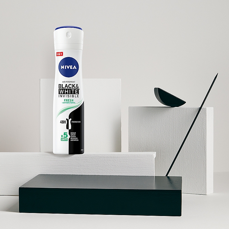 Дезодорант спрей антиперспірант "Невидимий захист для чорного і білого" - NIVEA Black & White Invisible Fresh Anti-Perspirant — фото N3