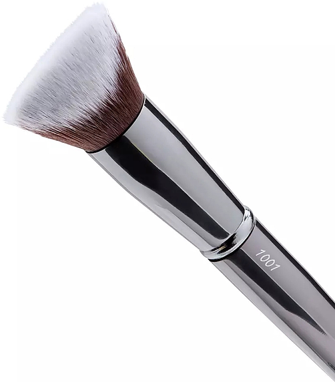 Кисть для тональной основы, 1001 - Maiko Luxury Grey Precision Foundation Brush — фото N2