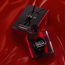 Yves Saint Laurent Black Opium Over Red - Парфюмированная вода — фото N6