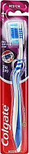 Зубная щетка "Зигзаг плюс" средней жесткости №2, серо-синяя - Colgate Zig Zag Plus Medium Toothbrush — фото N1