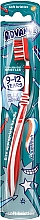 Парфумерія, косметика Дитяча зубная щітка, 9-12 років, червоно-біла - Aquafresh Junior Soft
