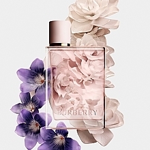 Burberry Her Petals Limited Edition - Парфумована вода — фото N4