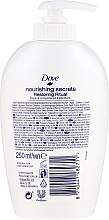 УЦЕНКА Жидкое мыло для рук "Кокосовое масло и миндальное молочко" - Dove Nourishing Secrets Restoring Ritual Hand Wash * — фото N2