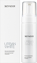 Обновляющий очищающий мусс - Skeyndor Urban White New Skin Foaming Cleanser — фото N2