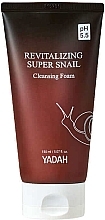 Парфумерія, косметика Відновлювальна очищувальна пінка з екстрактом равлика - Yadah Revitalizing Super Snail Cleansing Foam