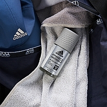Дезодорант-антиперспірант кульковий для чоловіків - Adidas Pro Invisible Antiperspirant Roll-on For Men — фото N3