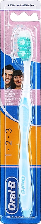Зубная щетка, 40 средняя, синяя - Oral-B 1 2 3 Delicate White 40 Medium — фото N1