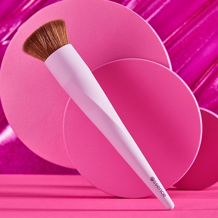 Кисть для макияжа - Essence Make Up Buffer Brush 01 Buff Away Your Problems — фото N4