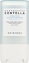 SKIN1004 Madagascar Centella Hyalu-Cica Silky-Fit Sun Stick SPF50+ PA++++ - Сонцезахисний стік — фото N1