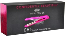 Парфумерія, косметика Керамічний утюжок з титановим покриттям - CHI Miss Universe Style Illuminate Titanium Volumizing Iron