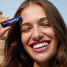 Помада для губ і щік - Nivea Caring Beauty Lip & Chick SPF30 — фото N10