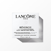 Високоефективний антивіковий крем для сухої шкіри обличчя з пептидами, гіалуроновою кислотою та ніацинамідом - Lancome Renergie H.P.N. 300-Peptide Cream — фото N2