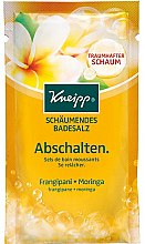 Духи, Парфюмерия, косметика Соль для ванны "Отдых" - Kneipp Bubbling Mineral Bath Salt Unwind Frangipani and Moringa