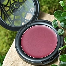 Кремові рум'яна для обличчя - Catrice Mystic Forest Cream Blush — фото N6