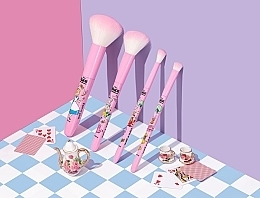 Набір пензлів для макіяжу, 4 шт. - Wet N Wild Alice in Wonderland Mad Tea Party 4-Piece Makeup Brush Set — фото N5