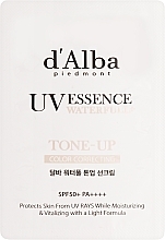 Парфумерія, косметика Сонцезахисна есенція з тонувальним ефектом - D'Alba Waterfull Uv Essence Tone-Up Sun Cream SPF 50+PA+++ (пробник)