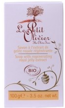 Парфумерія, косметика Мило c бджолиним маточним молочком - Le Petit Olivier Organic Soap with Regenerating Royal Jelly extract