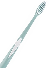 Зубна щетка, ультрамягкая, зеленая - Jordan Clinic Gum Protector Ultra Soft Toothbrush  — фото N1